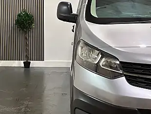 Used 2019 Vauxhall Vivaro 2900 Edition L2 H1 Grey - Interior and Exterior details 18