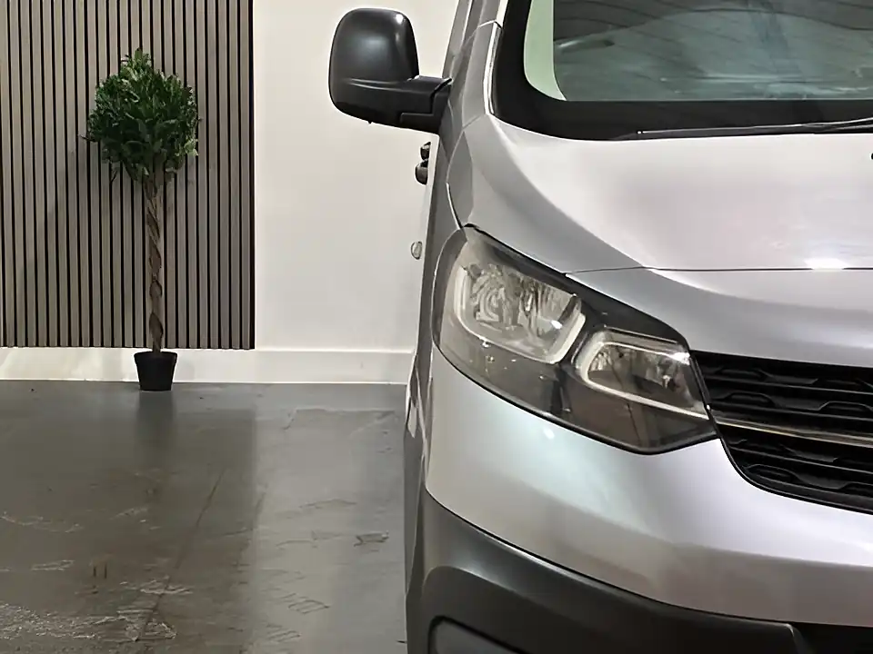 Used 2019 Vauxhall Vivaro 2900 Edition L2 H1 Grey - Interior and Exterior details 18