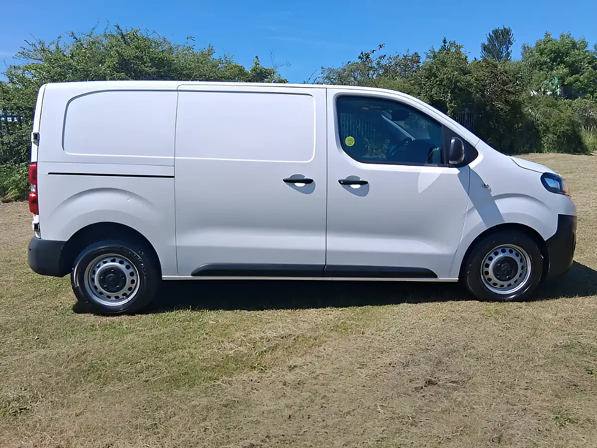 Used 2019 Vauxhall Vivaro 2900 Edition White - Interior and Exterior details 6