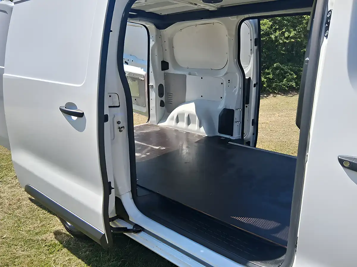 Used 2019 Vauxhall Vivaro 2900 Edition White - Interior and Exterior details 9