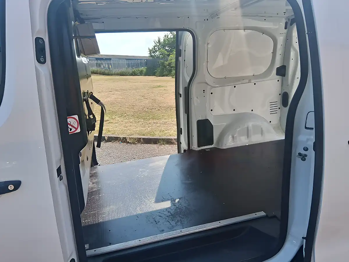 Used 2019 Vauxhall Vivaro 2900 Edition White - Interior and Exterior details 10