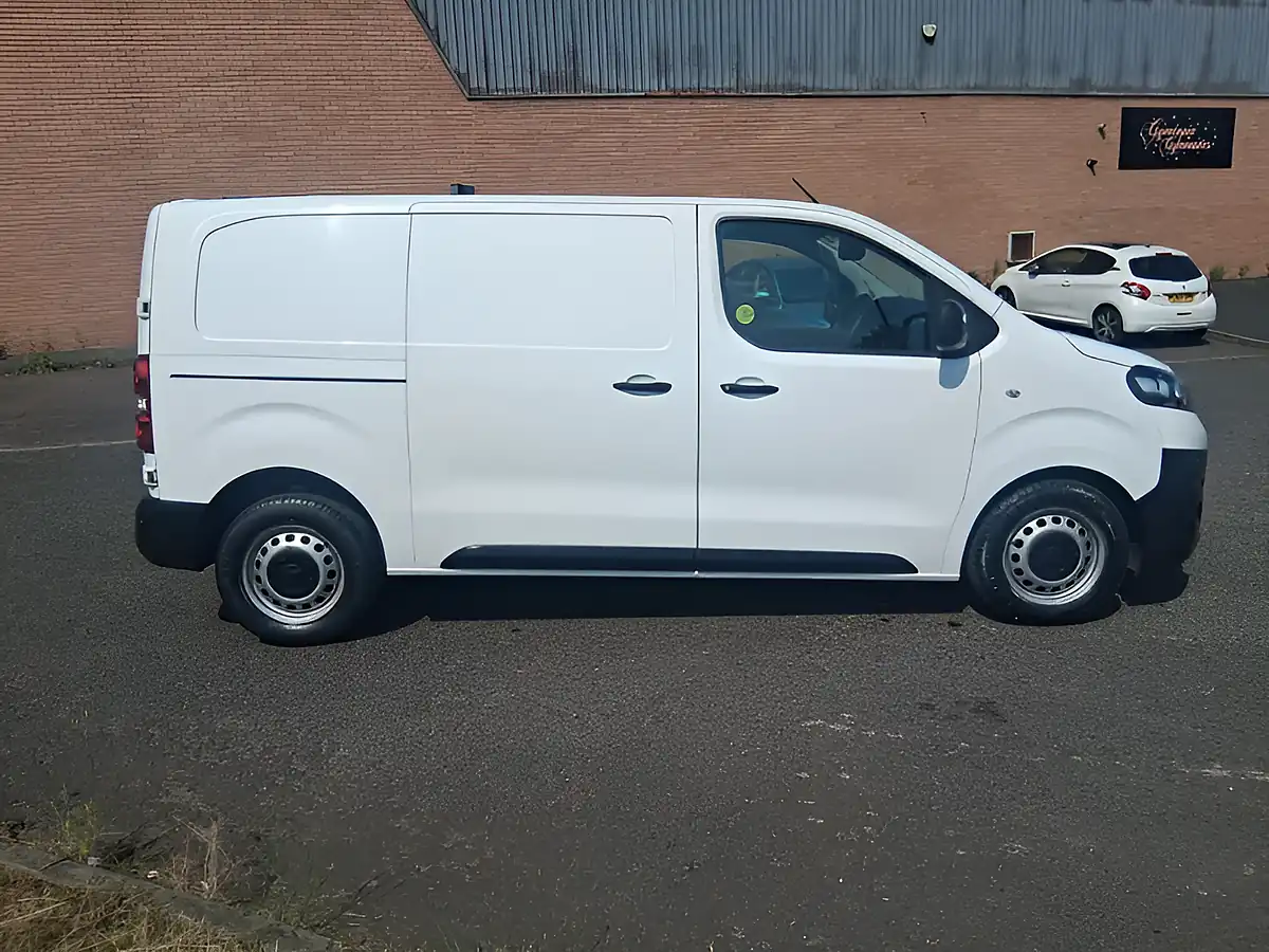 Used 2019 Vauxhall Vivaro 2900 Edition White - Interior and Exterior details 6