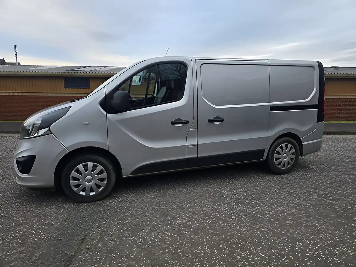 Used 2019 Vauxhall Vivaro 2900 Sportive Silver - Interior and Exterior details 18