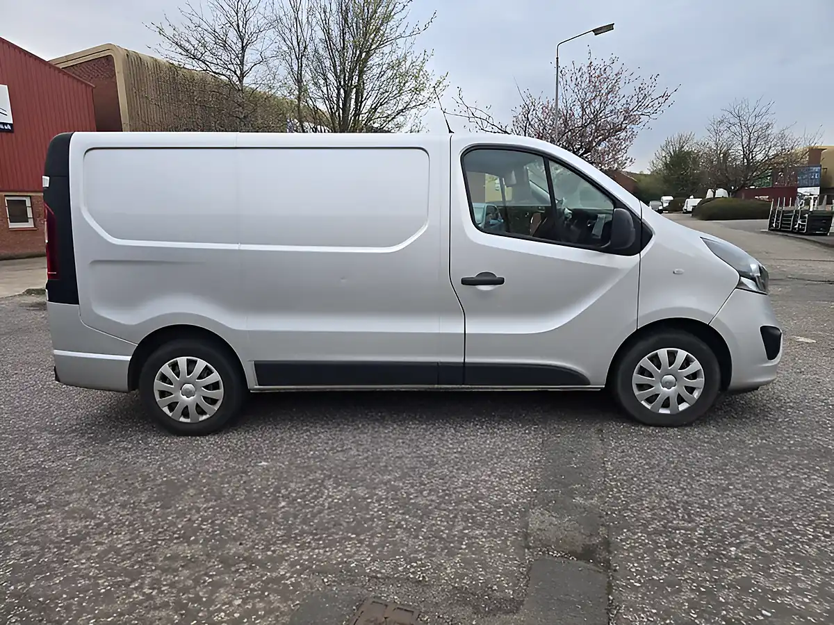 Used 2019 Vauxhall Vivaro 2900 Sportive Silver - Interior and Exterior details 4