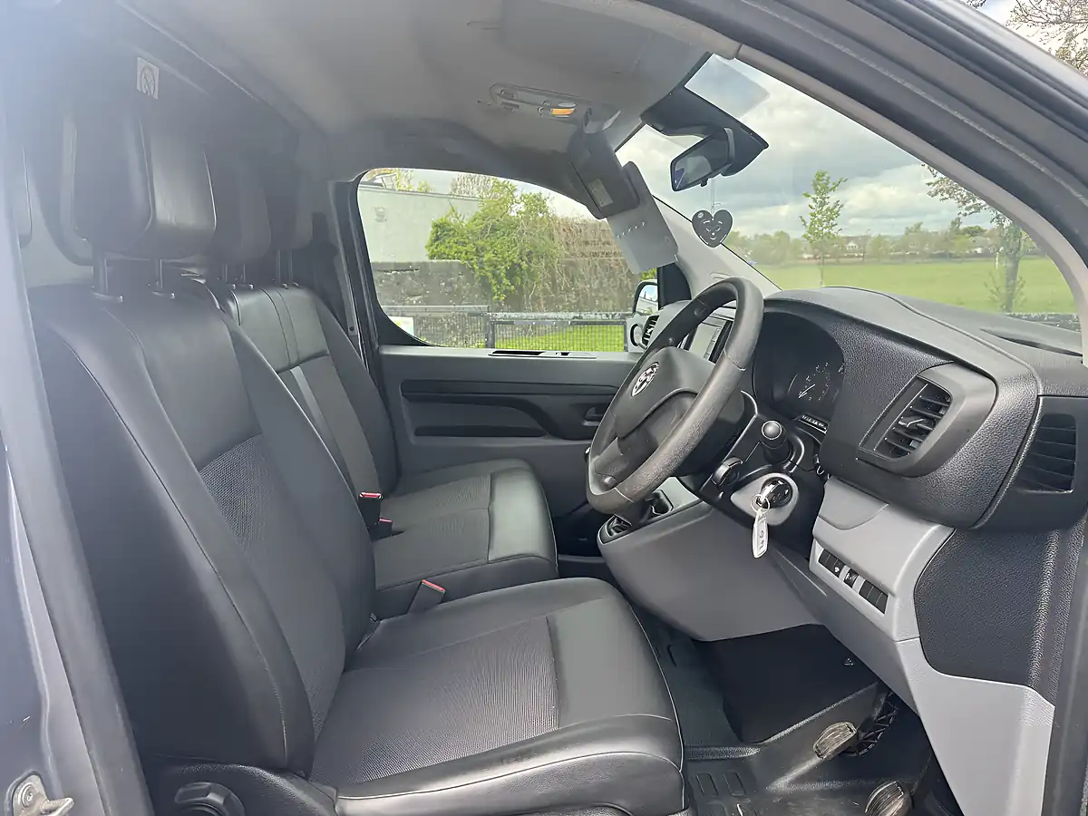Used 2019 Vauxhall Vivaro Dynamic Grey - Interior and Exterior details 10