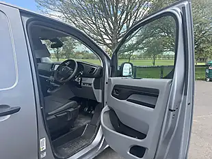 Used 2019 Vauxhall Vivaro Dynamic Grey - Interior and Exterior details 9