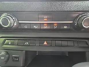 Used 2019 Vauxhall Vivaro Dynamic White - Interior and Exterior details 16