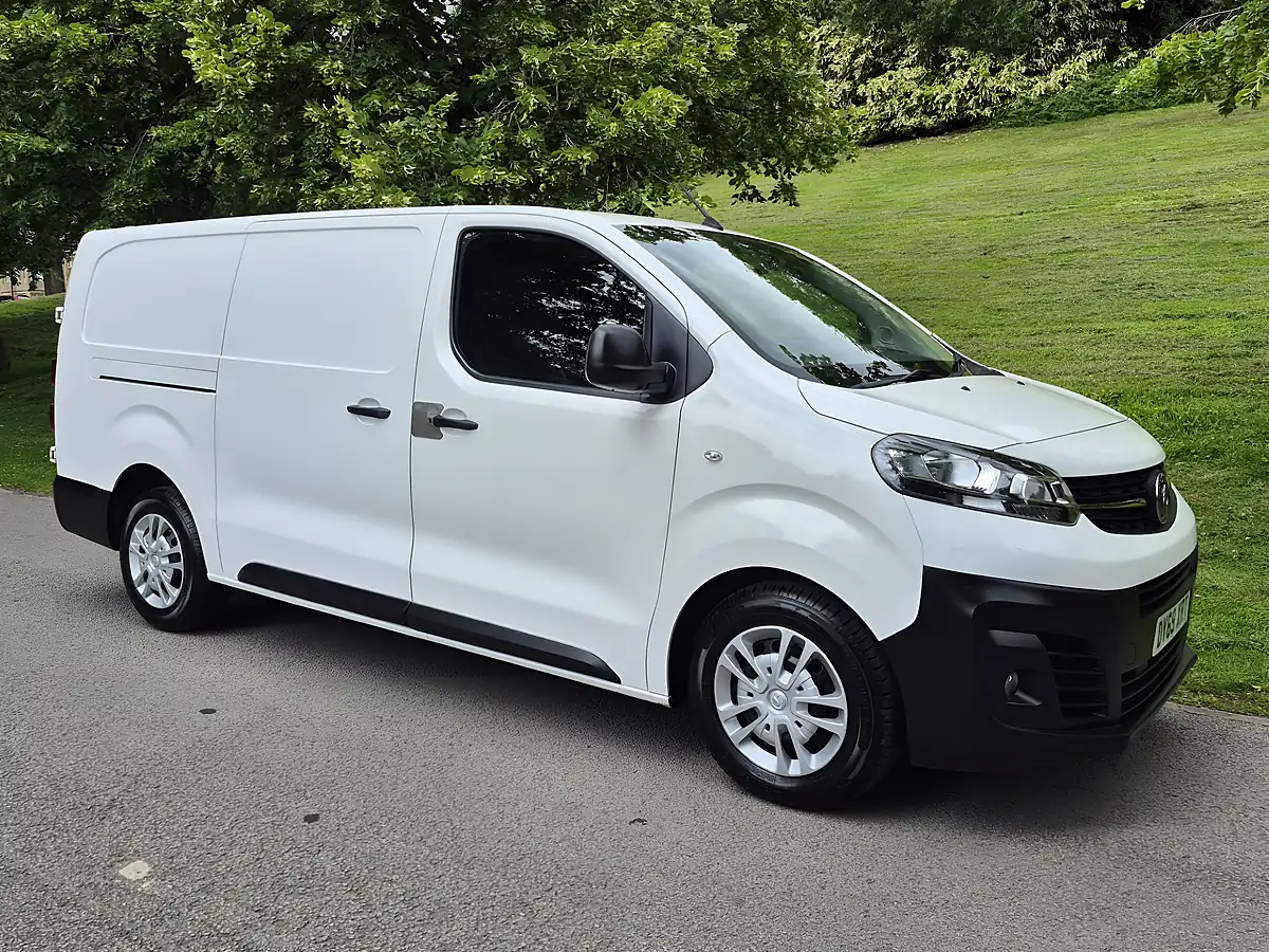 Used 2019 Vauxhall Vivaro Dynamic White - Interior and Exterior details 4