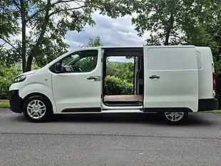 Used 2019 Vauxhall Vivaro Dynamic White - Interior and Exterior details 7