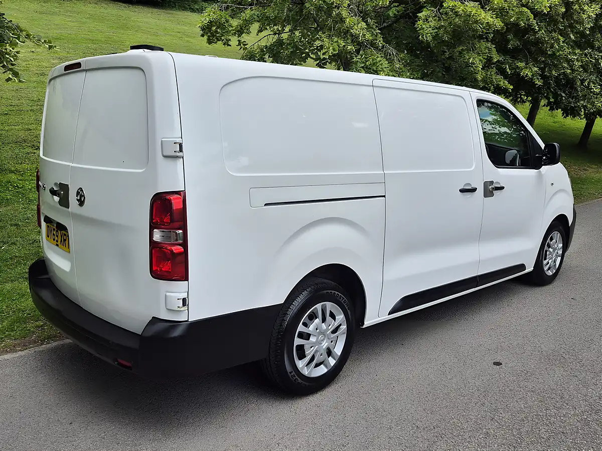 Used 2019 Vauxhall Vivaro Dynamic White - Interior and Exterior details 8