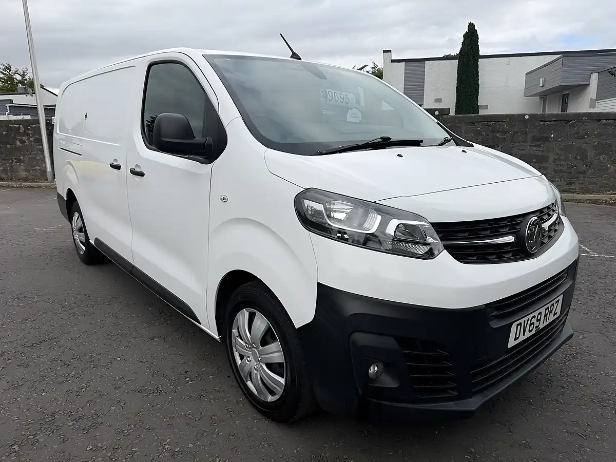 Used 2019 Vauxhall Vivaro Dynamic White - Front View