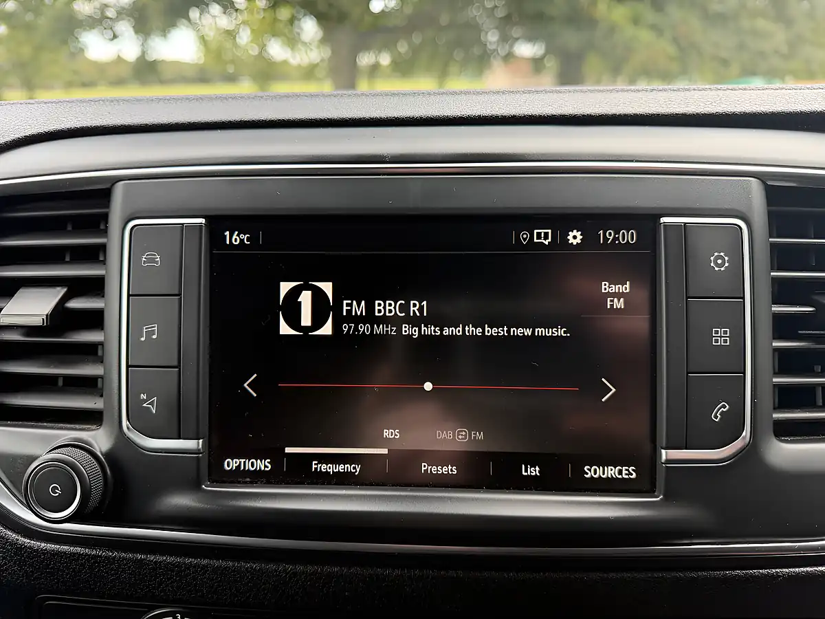 Used 2019 Vauxhall Vivaro Dynamic White - Interior and Exterior details 16