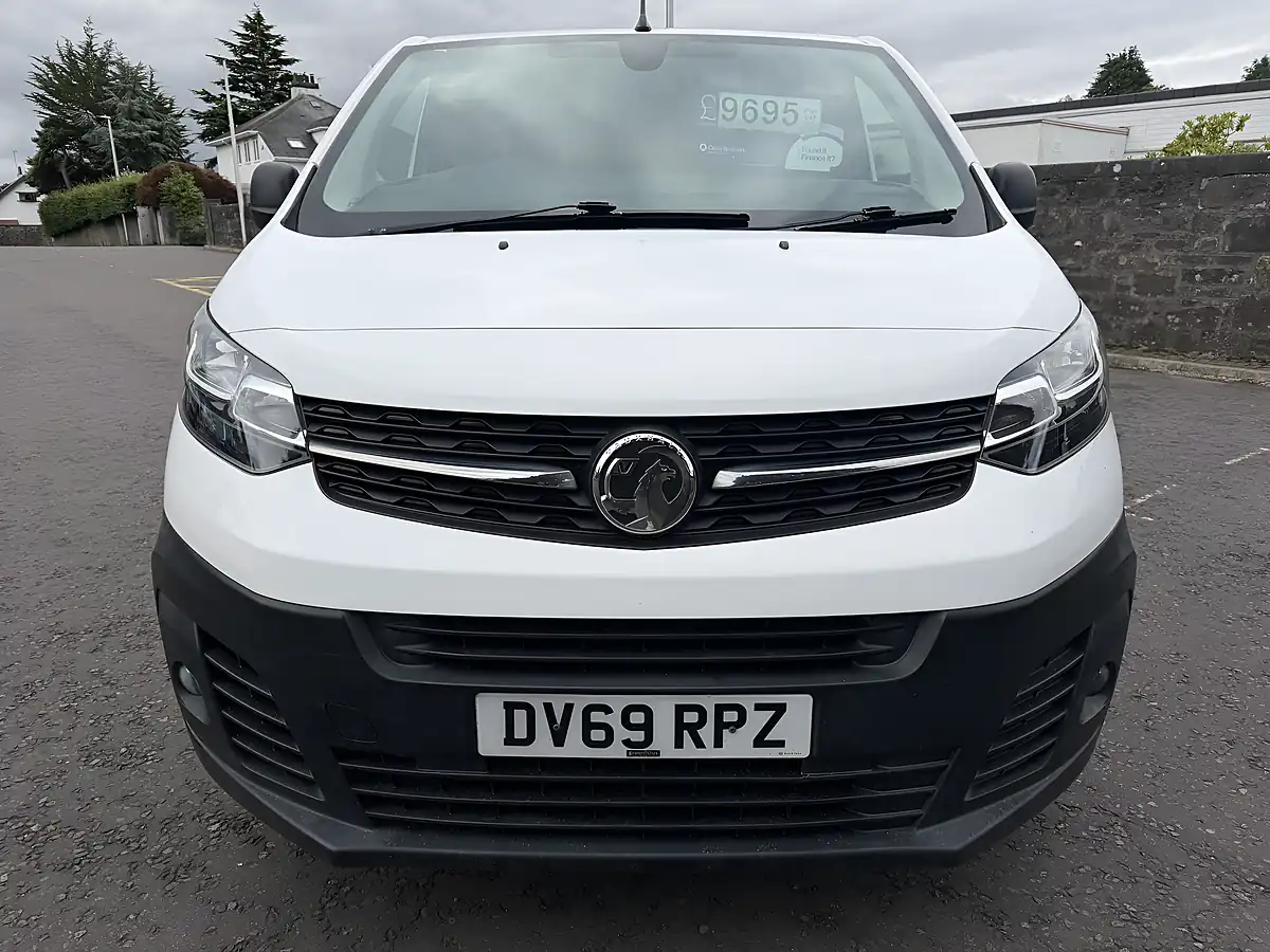Used 2019 Vauxhall Vivaro Dynamic White - Interior and Exterior details 2