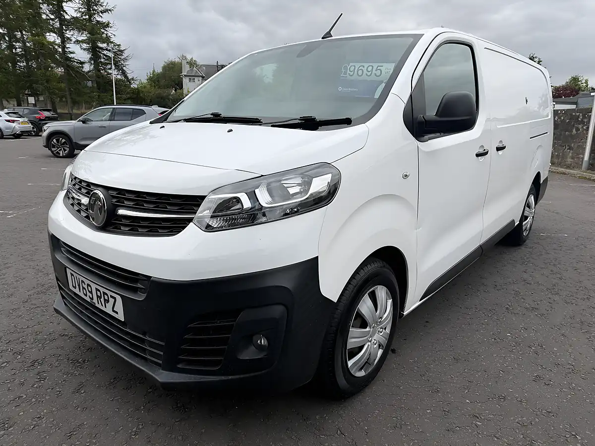 Used 2019 Vauxhall Vivaro Dynamic White - Interior and Exterior details 3