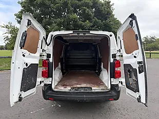 Used 2019 Vauxhall Vivaro Dynamic White - Interior and Exterior details 7