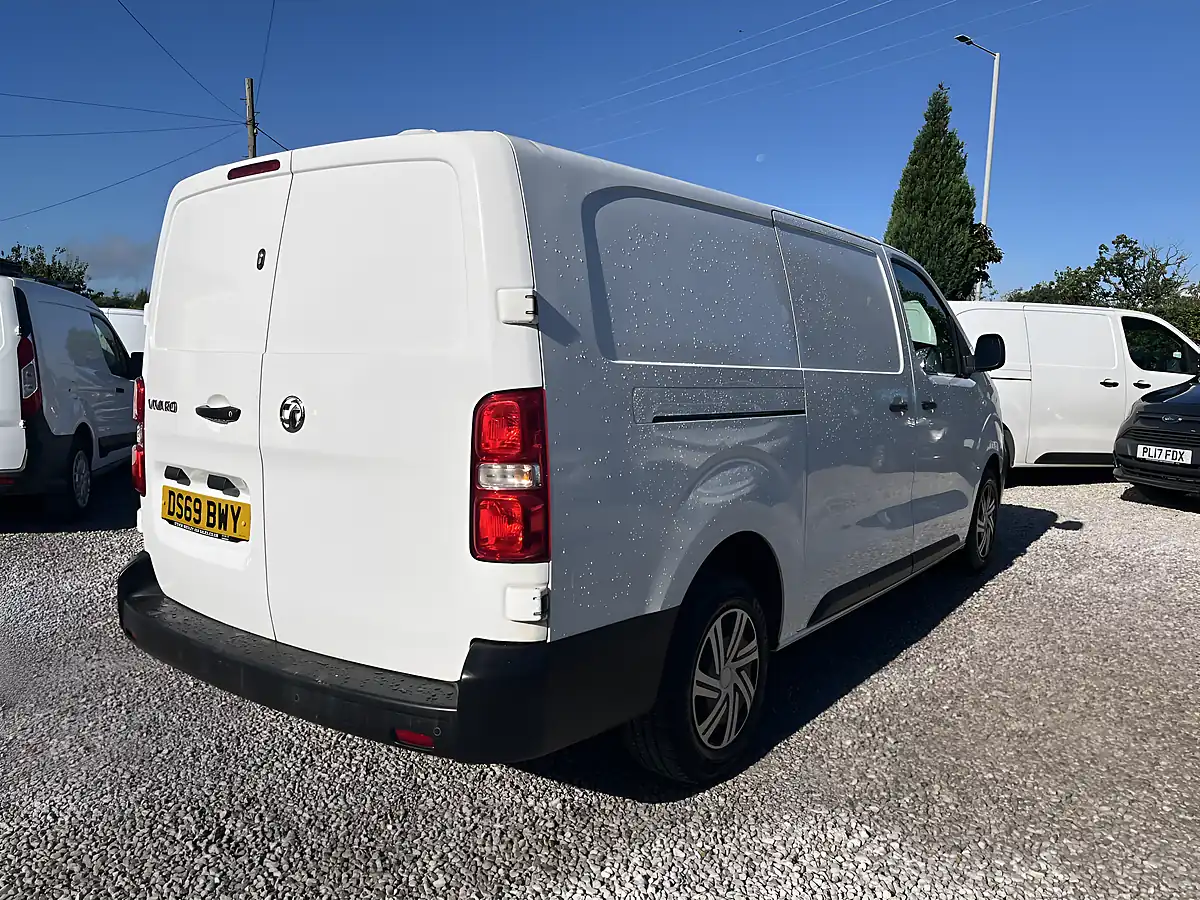 Used 2019 Vauxhall Vivaro Dynamic White - Interior and Exterior details 11