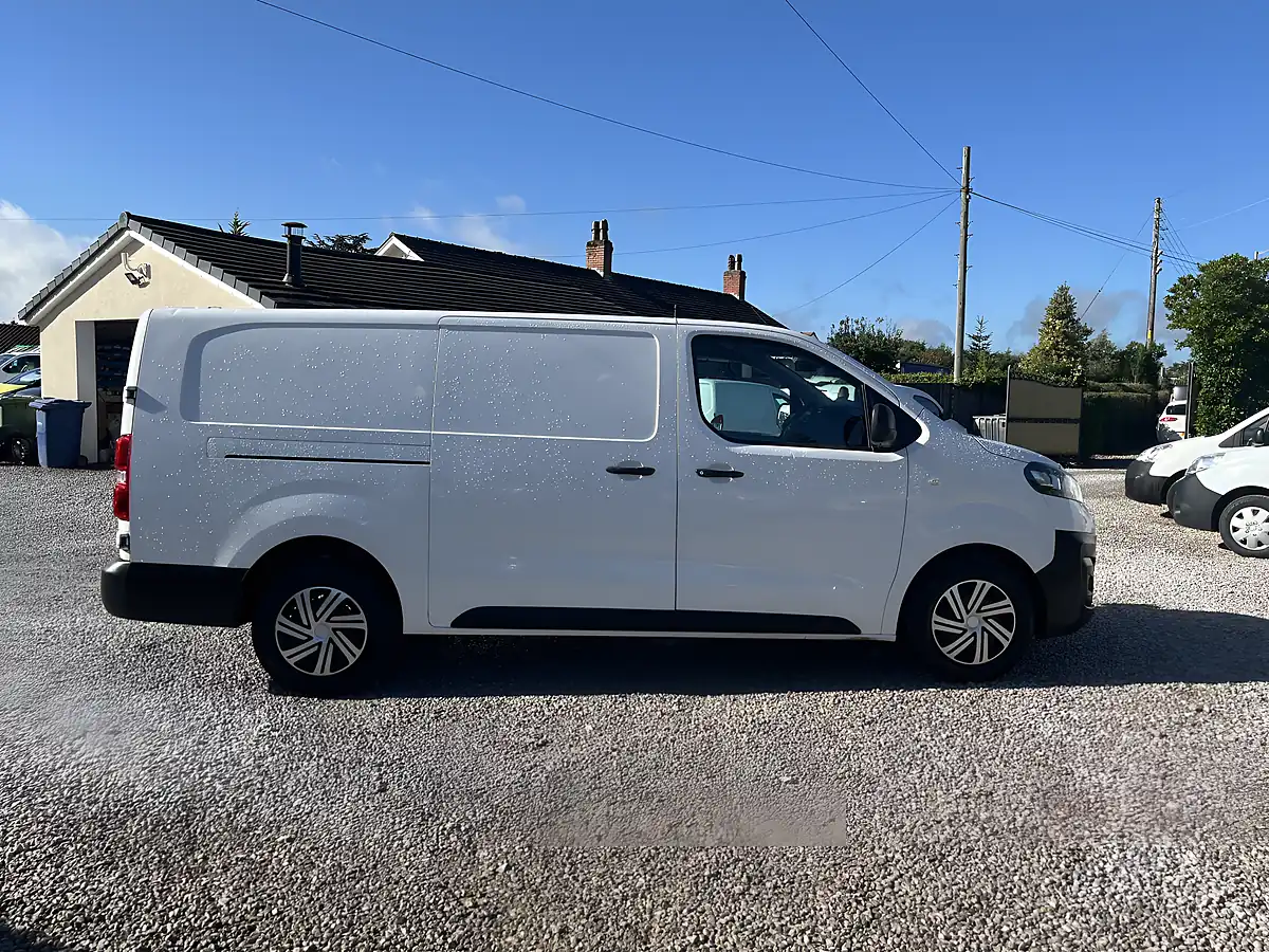 Used 2019 Vauxhall Vivaro Dynamic White - Interior and Exterior details 12