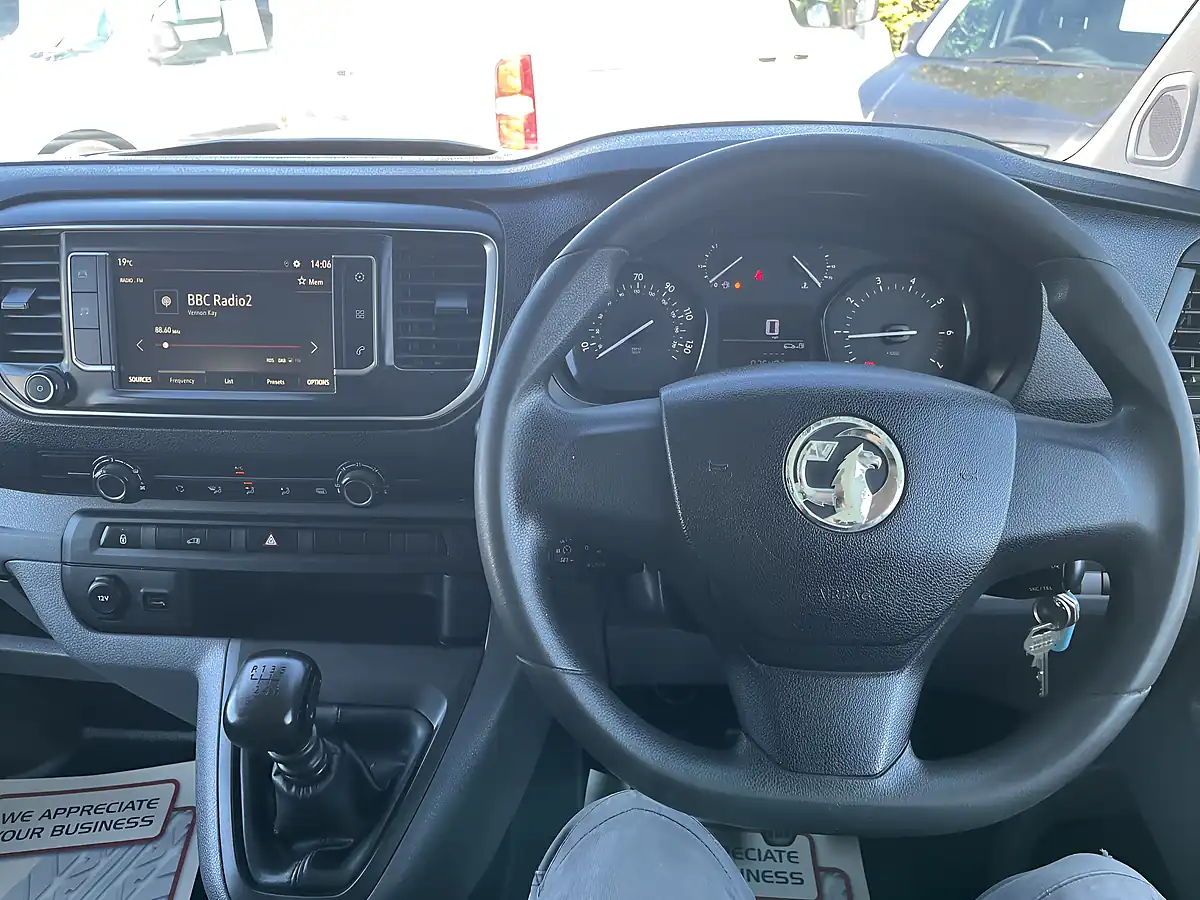 Used 2019 Vauxhall Vivaro Dynamic White - Interior and Exterior details 14
