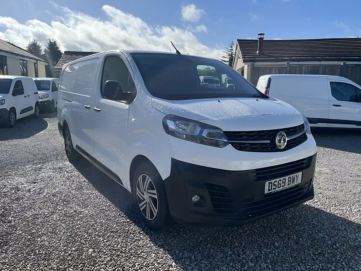 Used 2019 Vauxhall Vivaro Dynamic White - Interior and Exterior details 3