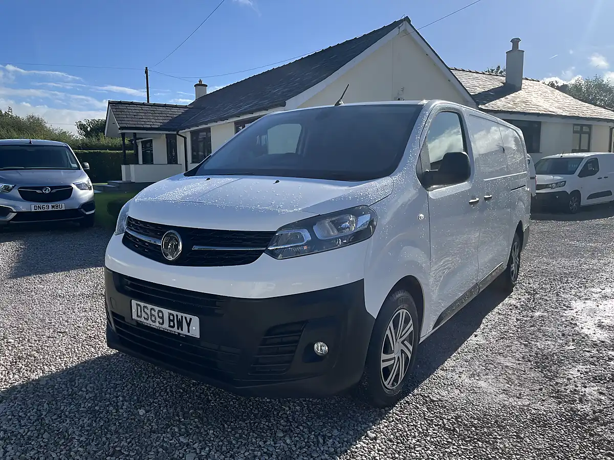 Used 2019 Vauxhall Vivaro Dynamic White - Interior and Exterior details 6