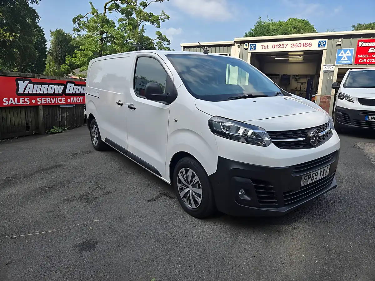 Used 2019 Vauxhall Vivaro Edition H1 White - Front View