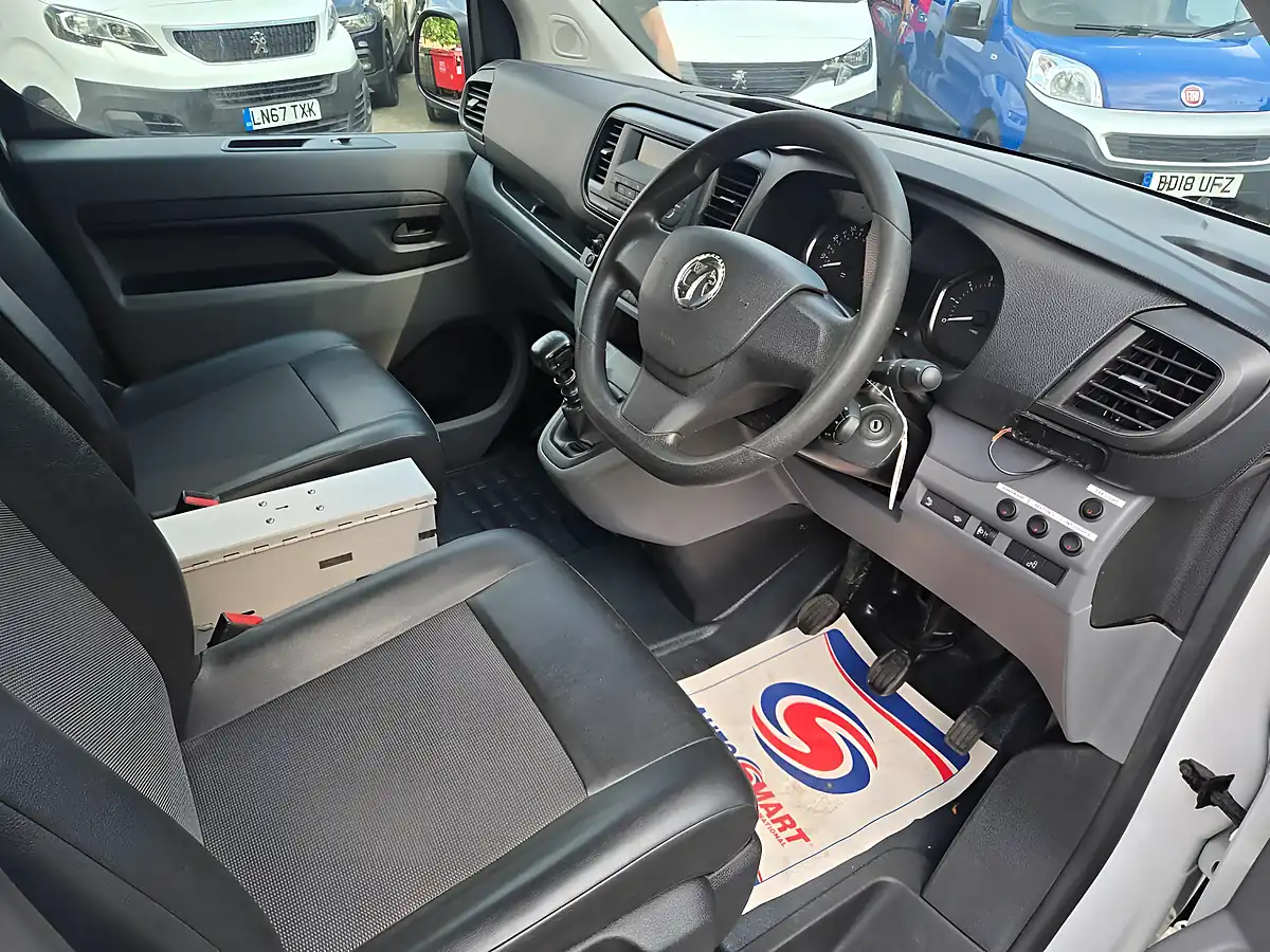 Used 2019 Vauxhall Vivaro Edition H1 White - Interior and Exterior details 15