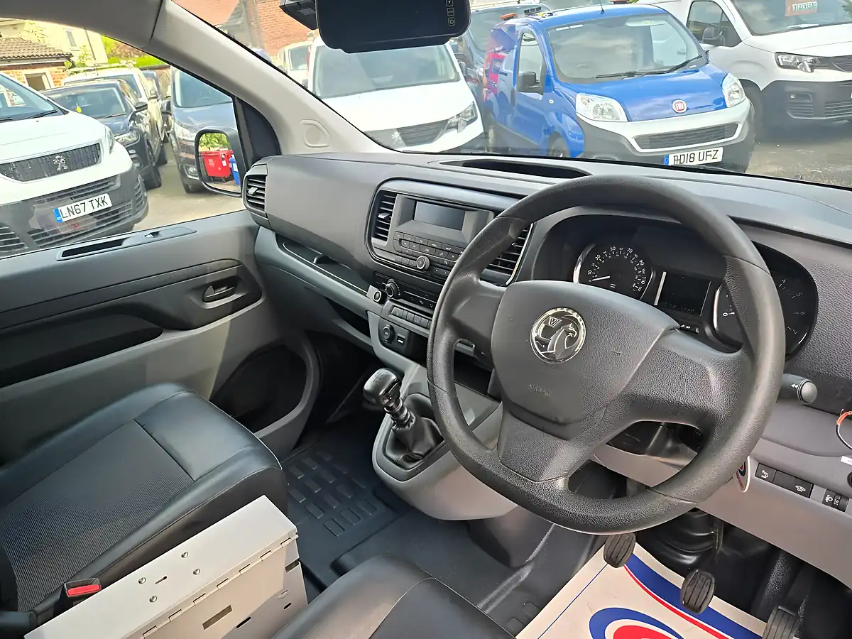 Used 2019 Vauxhall Vivaro Edition H1 White - Interior and Exterior details 17