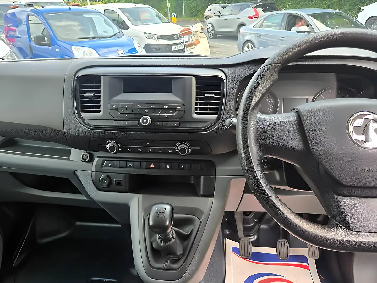 Used 2019 Vauxhall Vivaro Edition H1 White - Interior and Exterior details 18