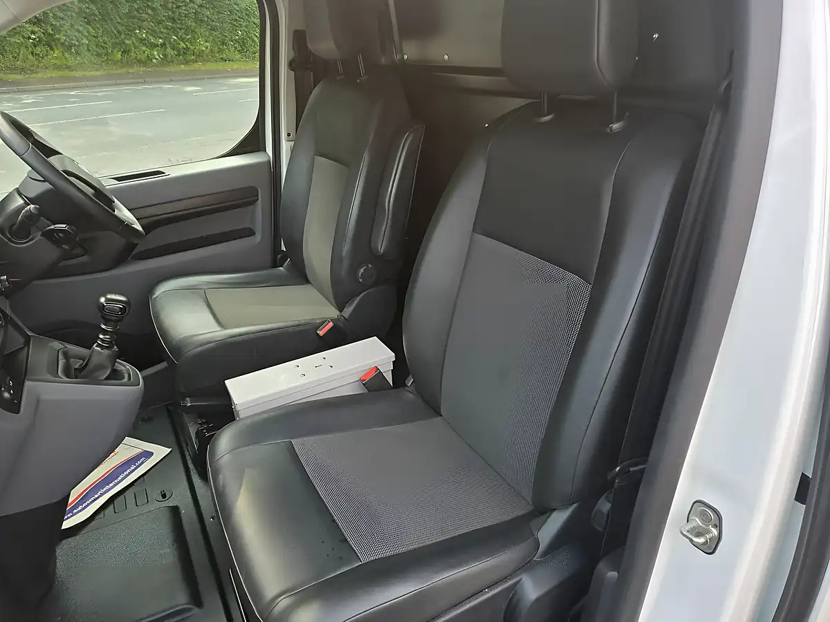 Used 2019 Vauxhall Vivaro Edition H1 White - Interior and Exterior details 6