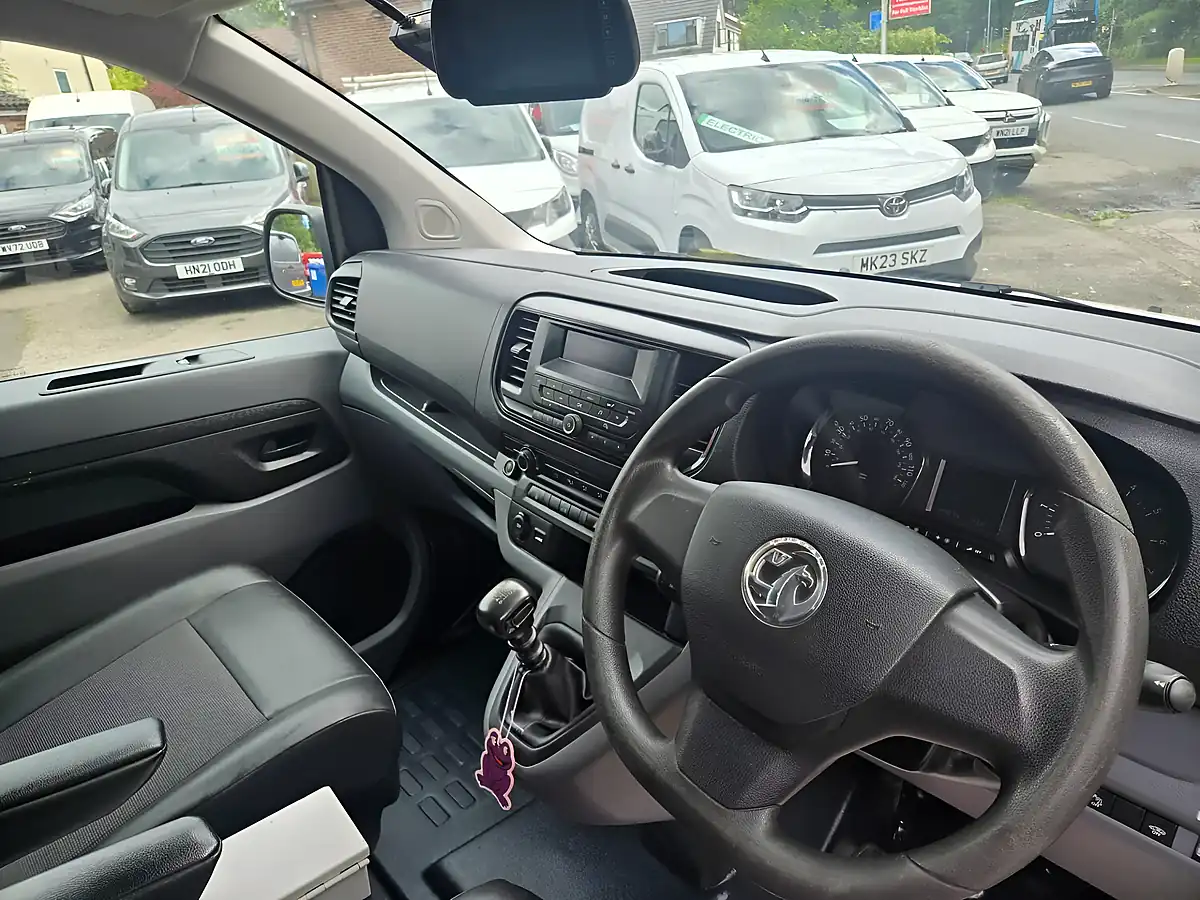 Used 2019 Vauxhall Vivaro Edition H1 White - Interior and Exterior details 15