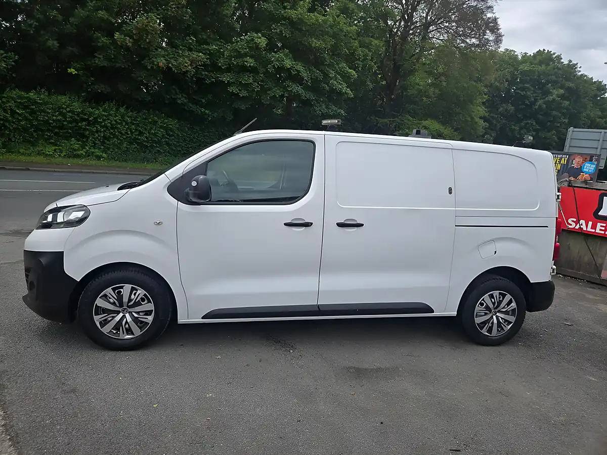 Used 2019 Vauxhall Vivaro Edition H1 White - Interior and Exterior details 4