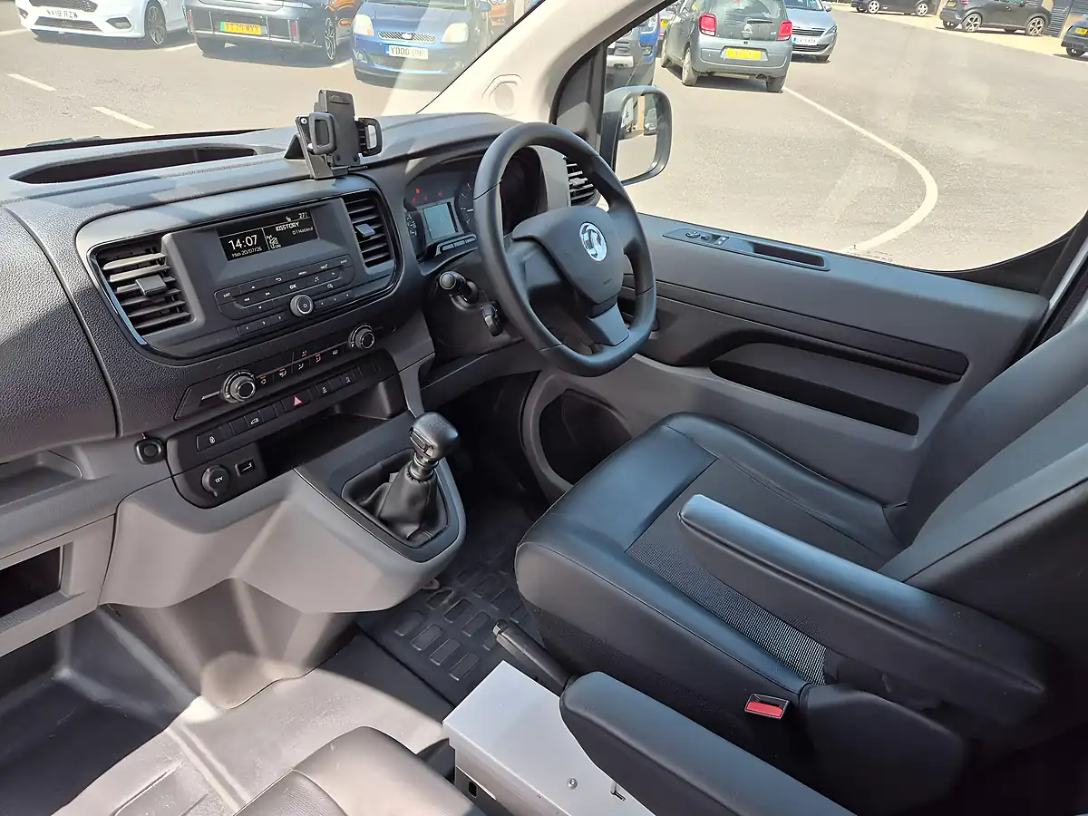 Used 2019 Vauxhall Vivaro Edition L1 H1 White - Interior and Exterior details 18