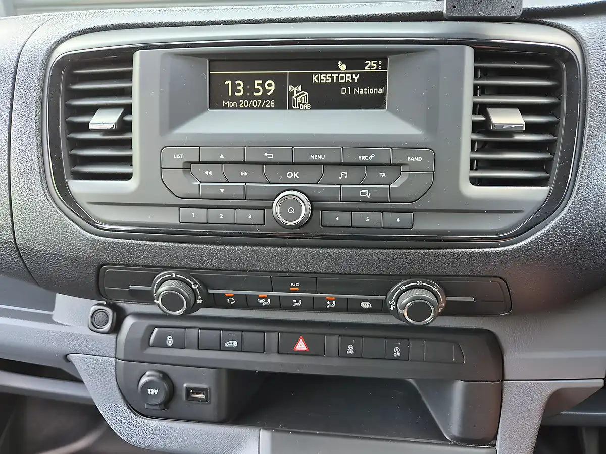 Used 2019 Vauxhall Vivaro Edition L1 H1 White - Interior and Exterior details 6