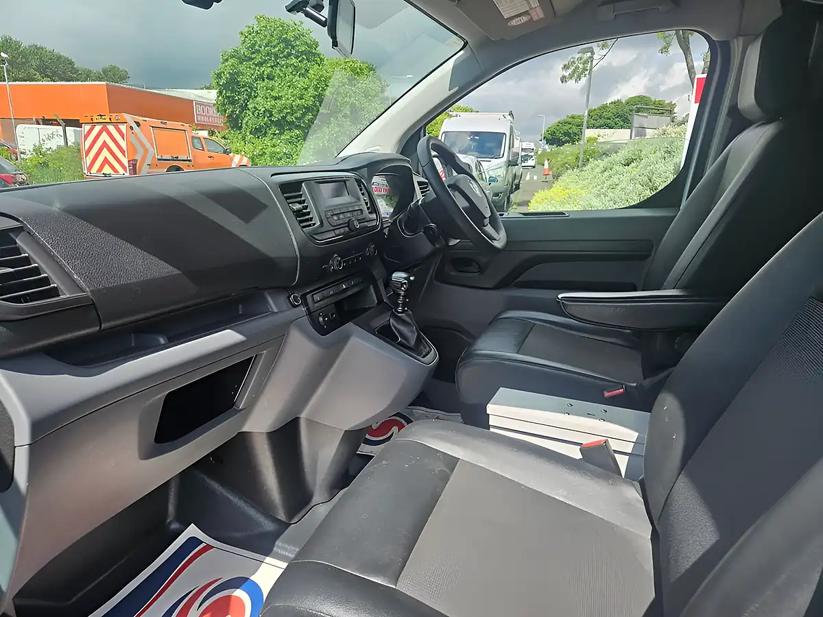 Used 2019 Vauxhall Vivaro Edition White - Interior and Exterior details 11