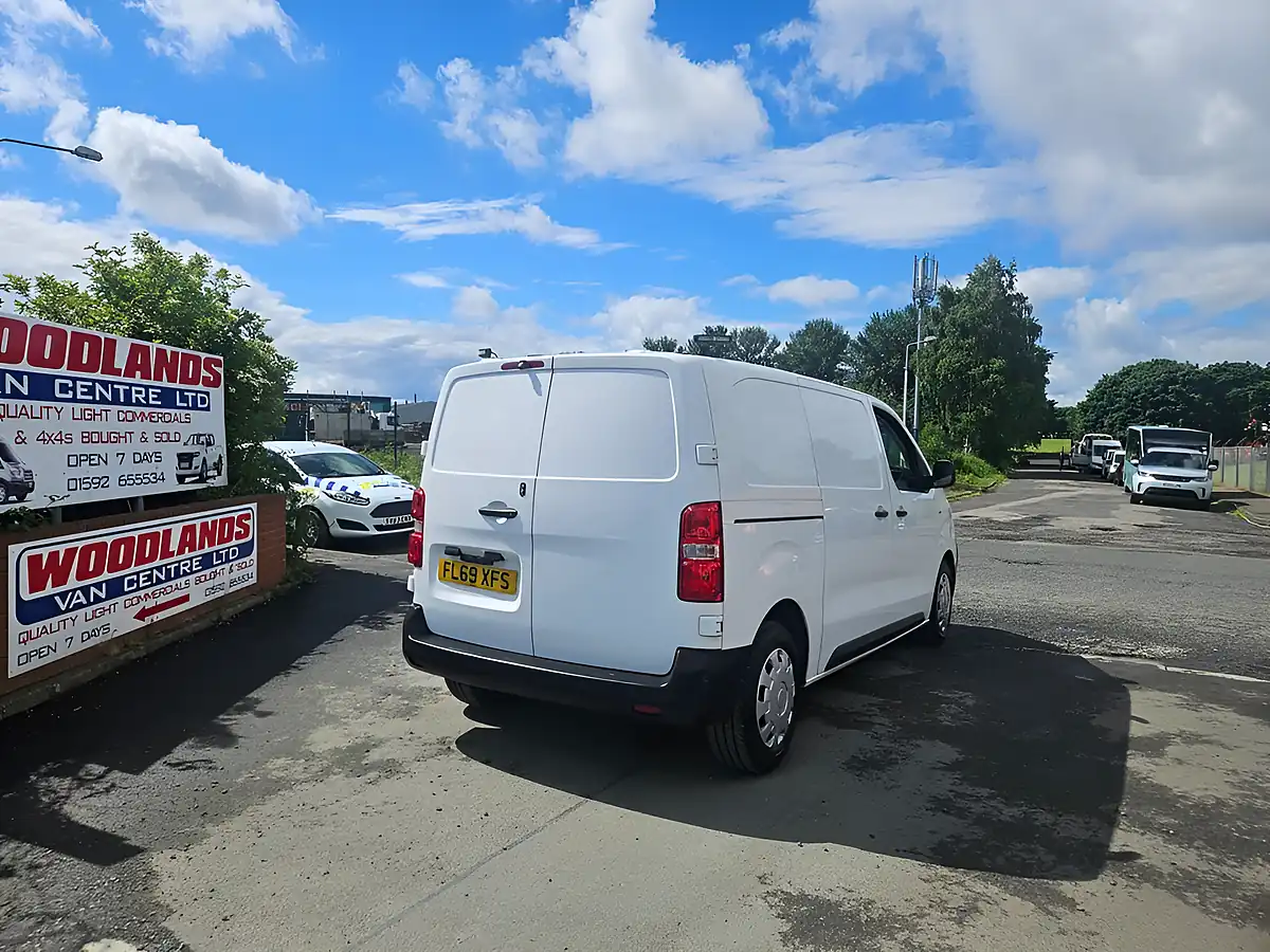 Used 2019 Vauxhall Vivaro Edition White - Interior and Exterior details 8