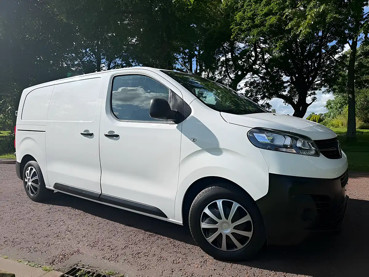 Used 2019 Vauxhall Vivaro Edition White - Front View