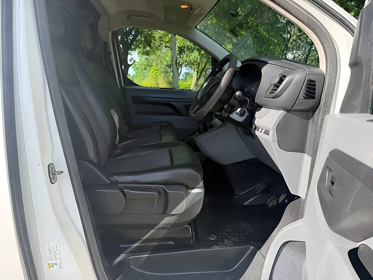 Used 2019 Vauxhall Vivaro Edition White - Interior and Exterior details 10