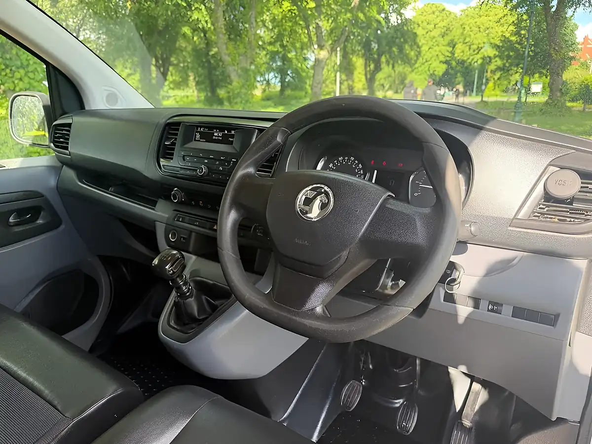 Used 2019 Vauxhall Vivaro Edition White - Interior and Exterior details 12