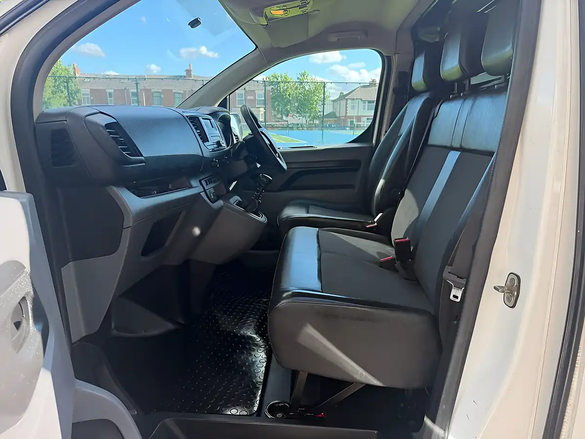 Used 2019 Vauxhall Vivaro Edition White - Interior and Exterior details 17