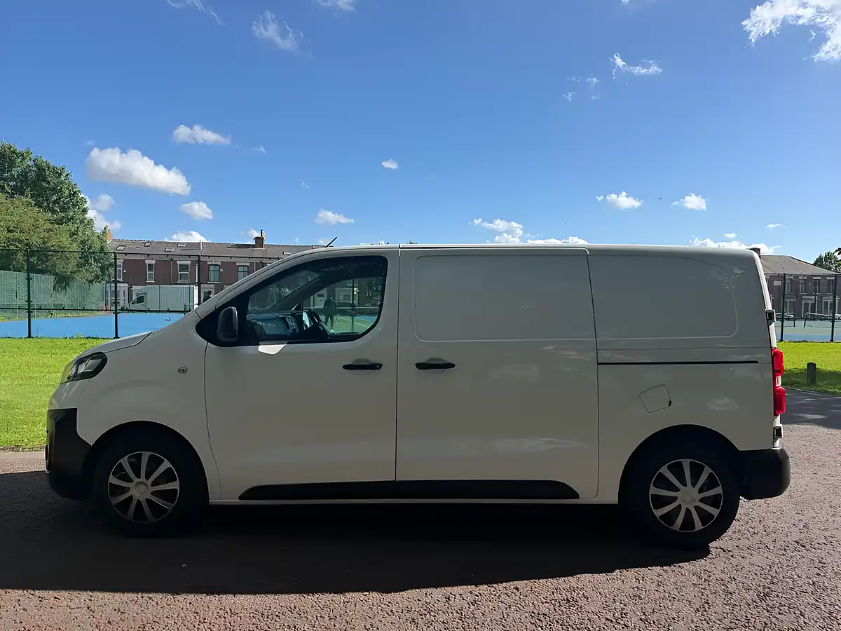 Used 2019 Vauxhall Vivaro Edition White - Interior and Exterior details 6