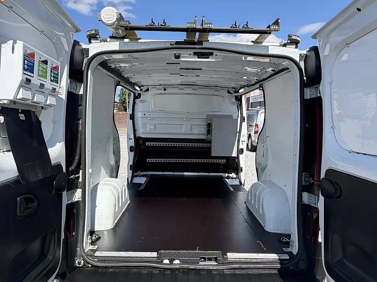 Used 2019 Vauxhall Vivaro L1 H1 (swb) 2900 White - Interior and Exterior details 17