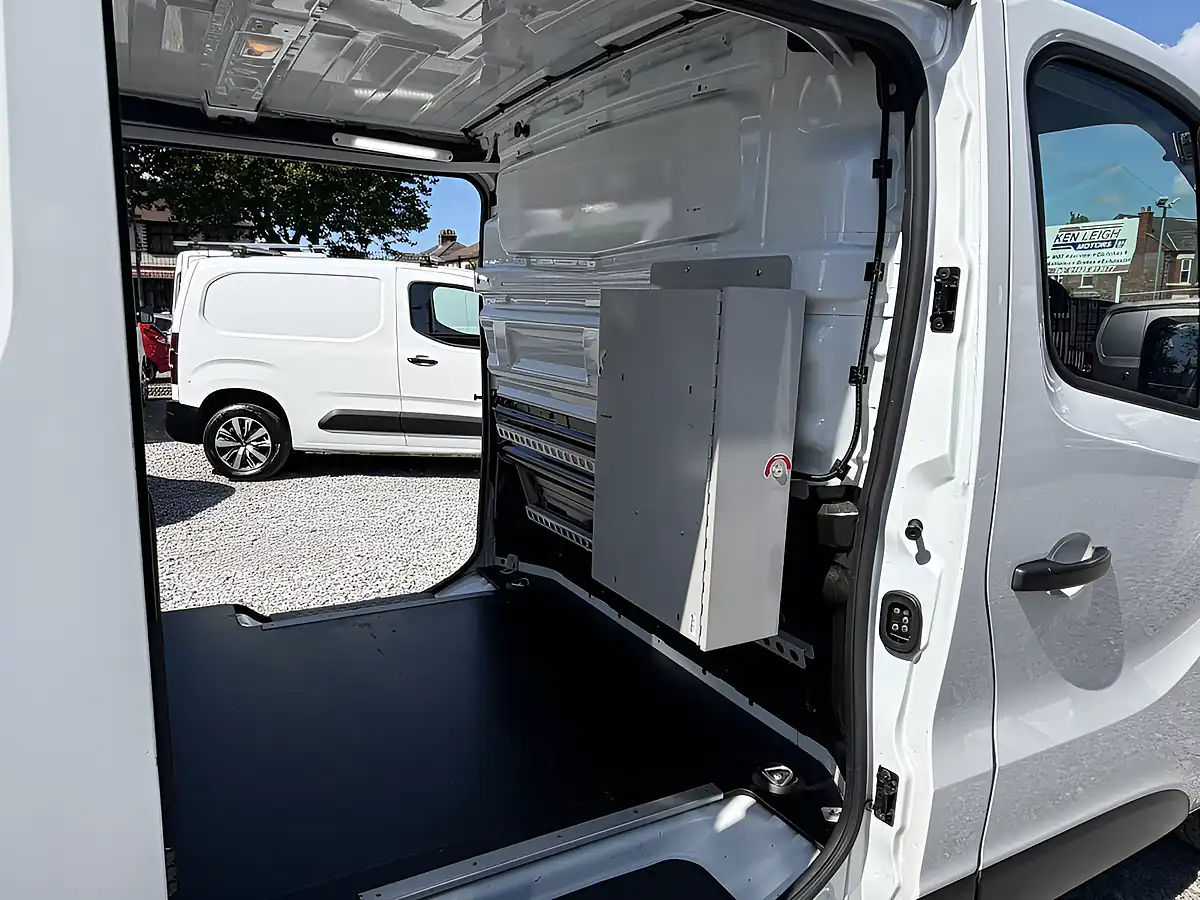 Used 2019 Vauxhall Vivaro L1 H1 (swb) 2900 White - Interior and Exterior details 18