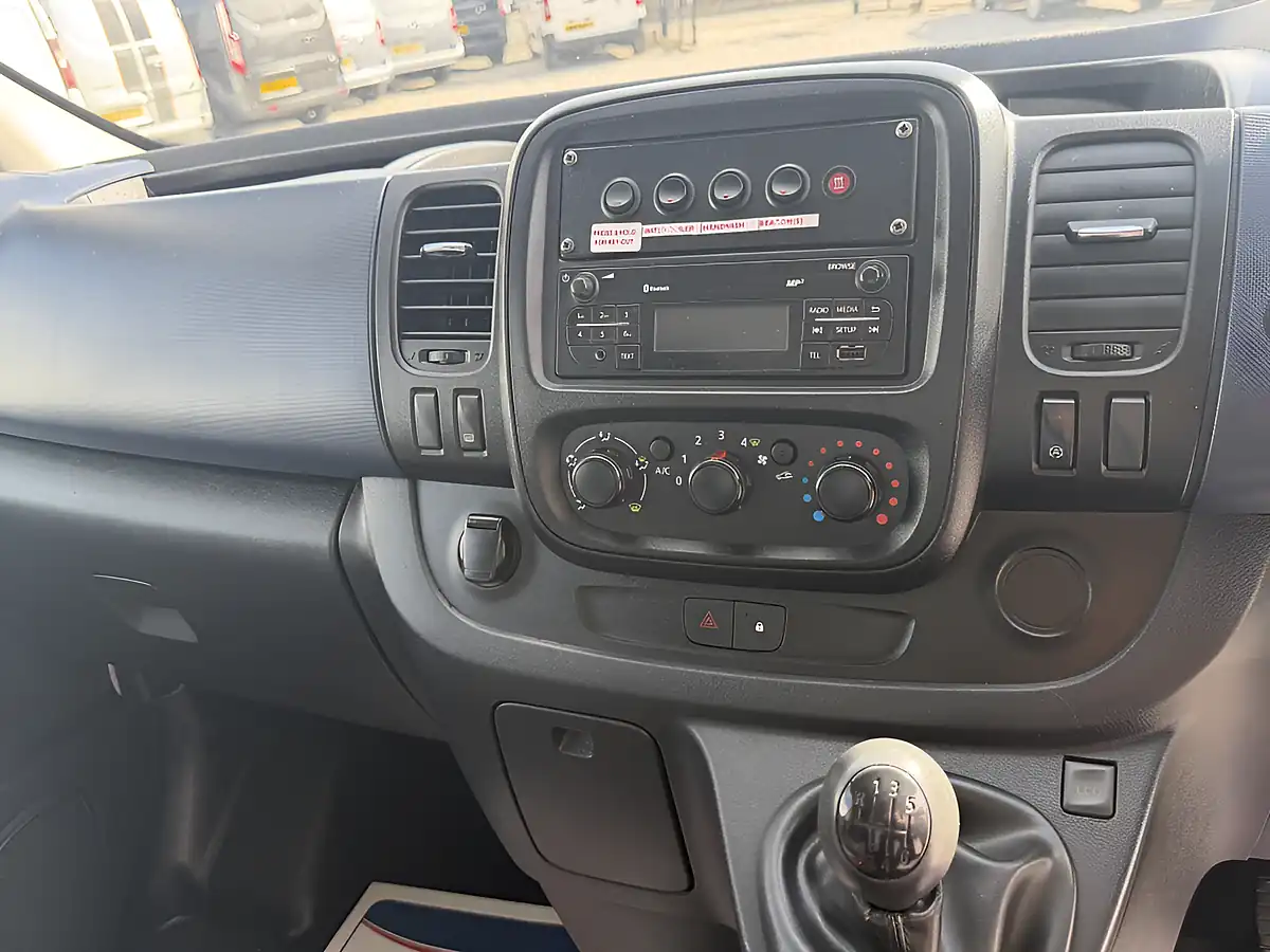 Used 2019 Vauxhall Vivaro L2 H2 (lwb) 2900 White - Interior and Exterior details 14