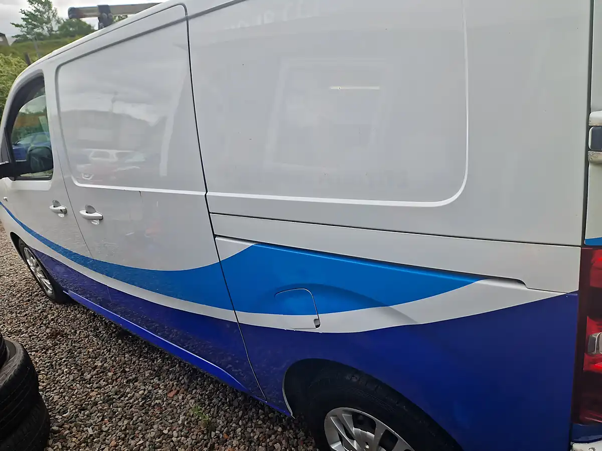 Used 2019 Vauxhall Vivaro Sportive H1 White - Interior and Exterior details 12