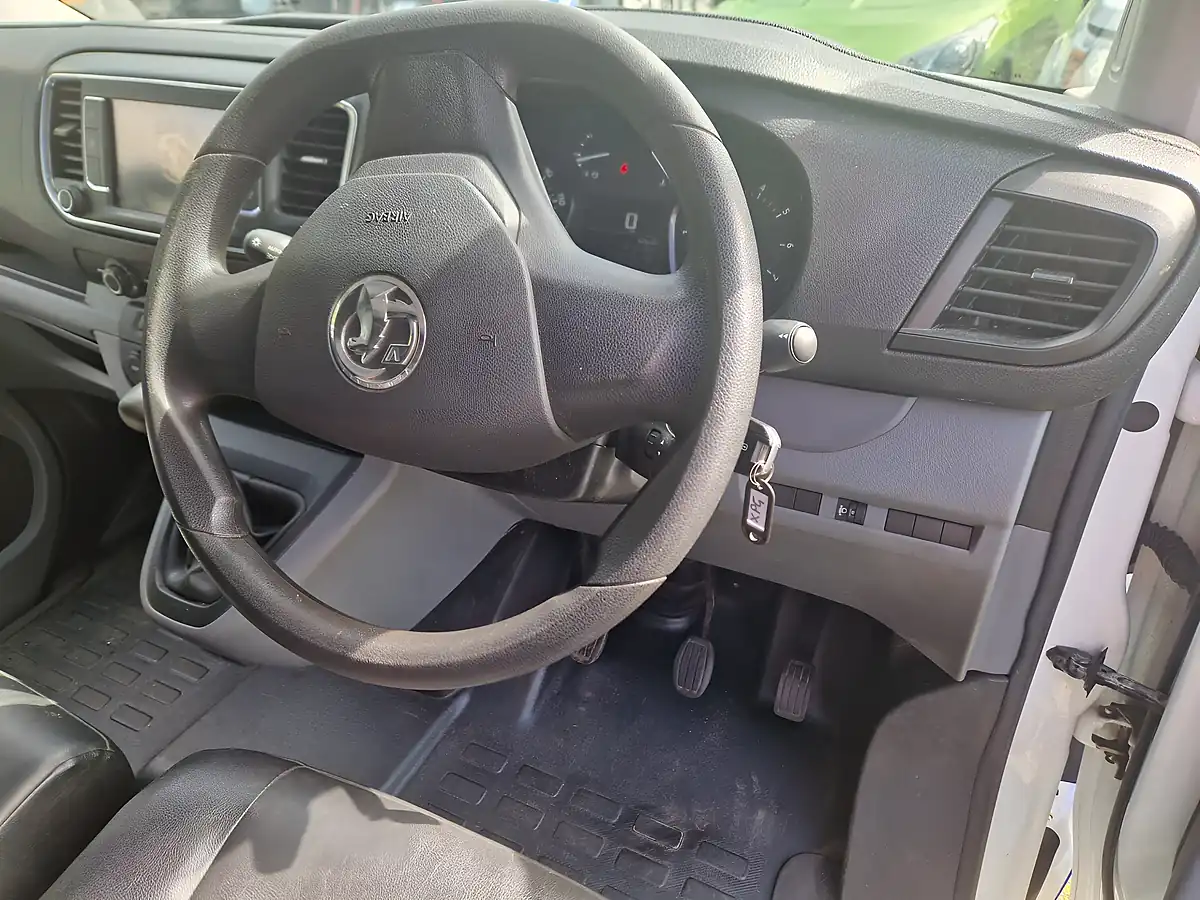 Used 2019 Vauxhall Vivaro Sportive H1 White - Interior and Exterior details 17