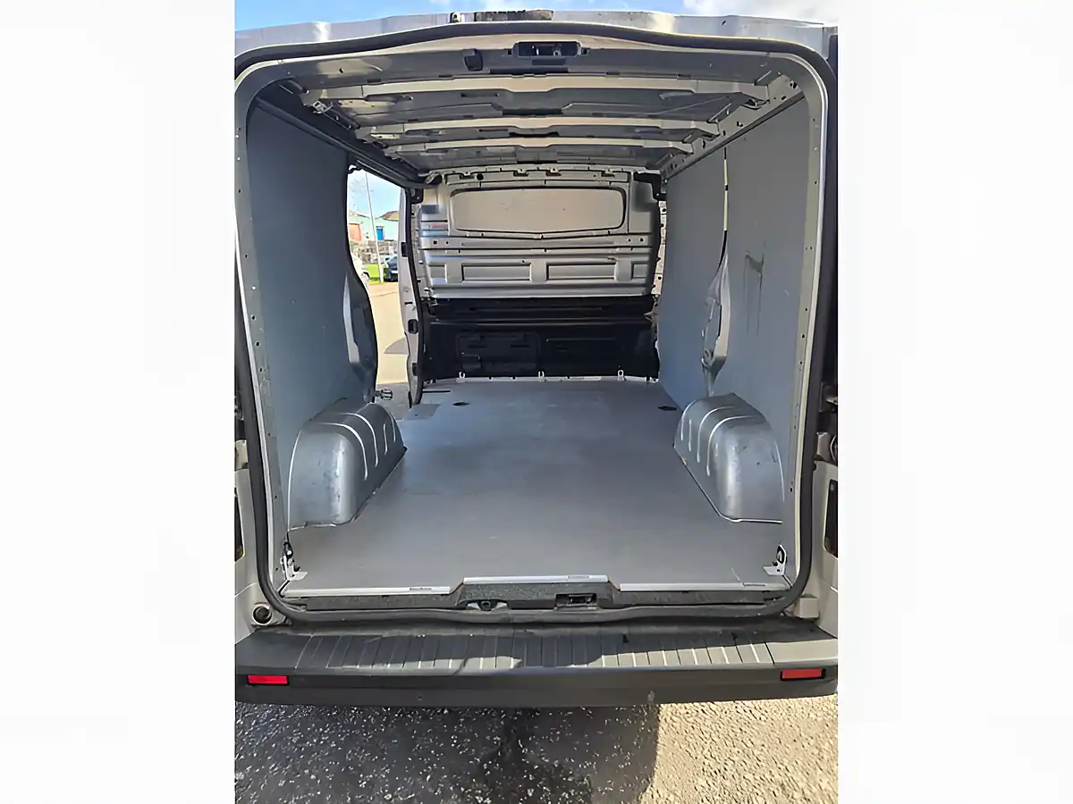 Used 2019 Vauxhall Vivaro Sportive Silver - Interior and Exterior details 8