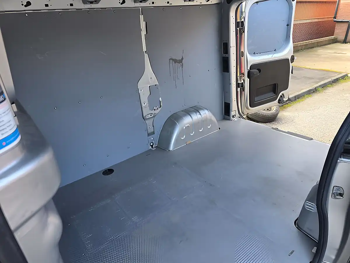 Used 2019 Vauxhall Vivaro Sportive Silver - Interior and Exterior details 9