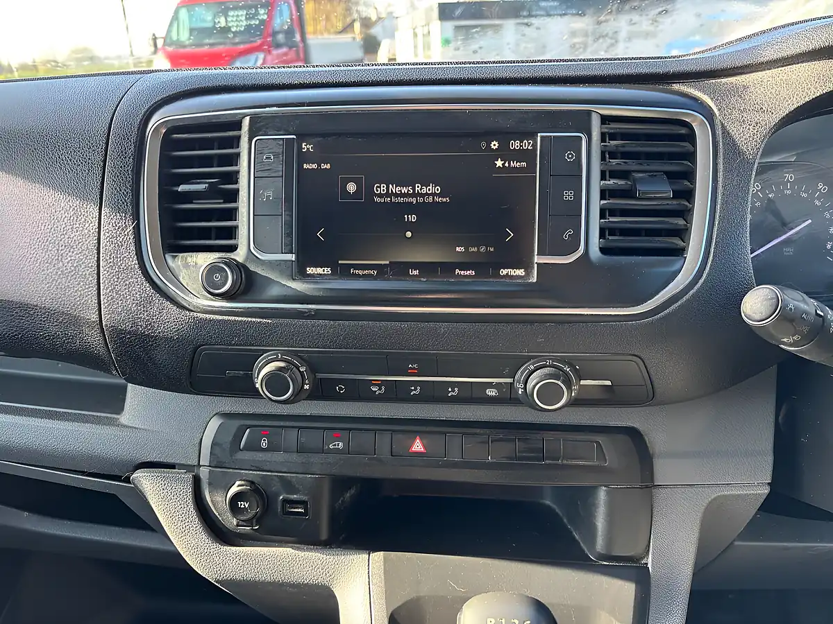 Used 2019 Vauxhall Vivaro Sportive White - Interior and Exterior details 13
