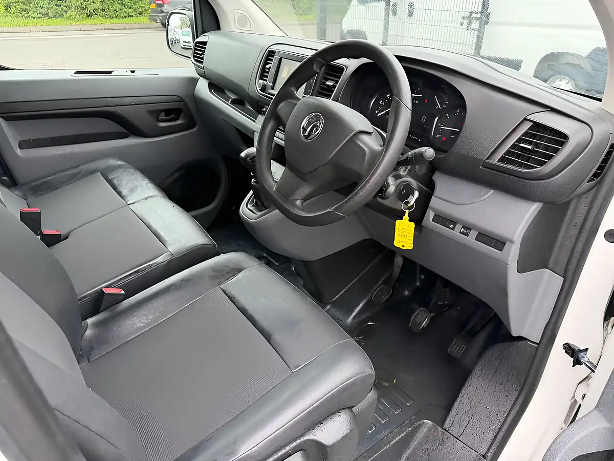 Used 2019 Vauxhall Vivaro Sportive White - Interior and Exterior details 13
