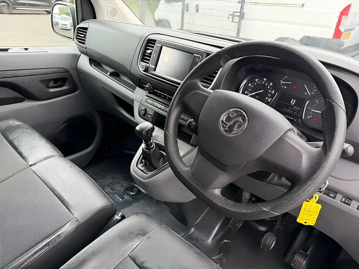 Used 2019 Vauxhall Vivaro Sportive White - Interior and Exterior details 14